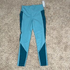 NEW WITH TAGS 32 Degrees leggings, size small.